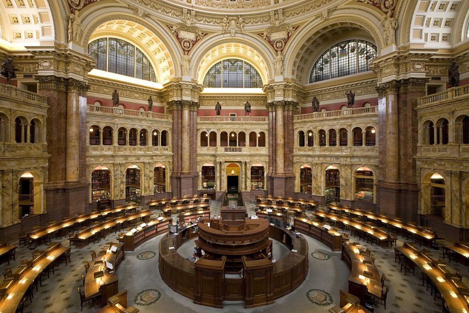 Researchers' desks in the Main Reading Room of the Library of Congress Thomas Jefferson Building.